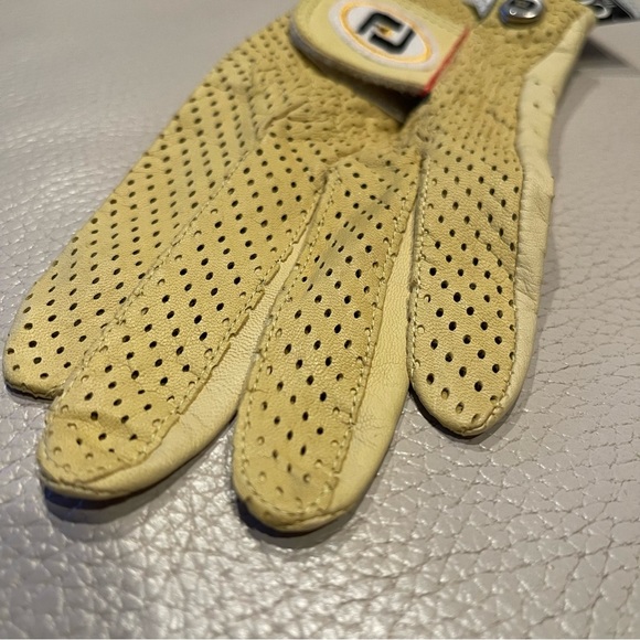 NWT Vintage Foot-Joy “The Sta-Sof” Soft Yellow Air Cooled Left Hand Golf Glove. - Picture 12 of 12